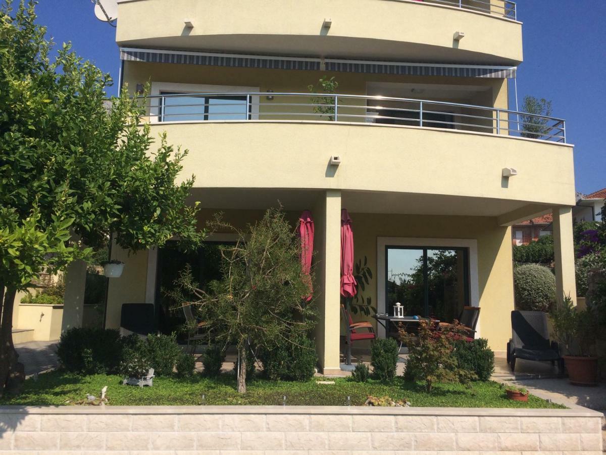 Apartmani Dora I Kati أوروبيتش المظهر الخارجي الصورة